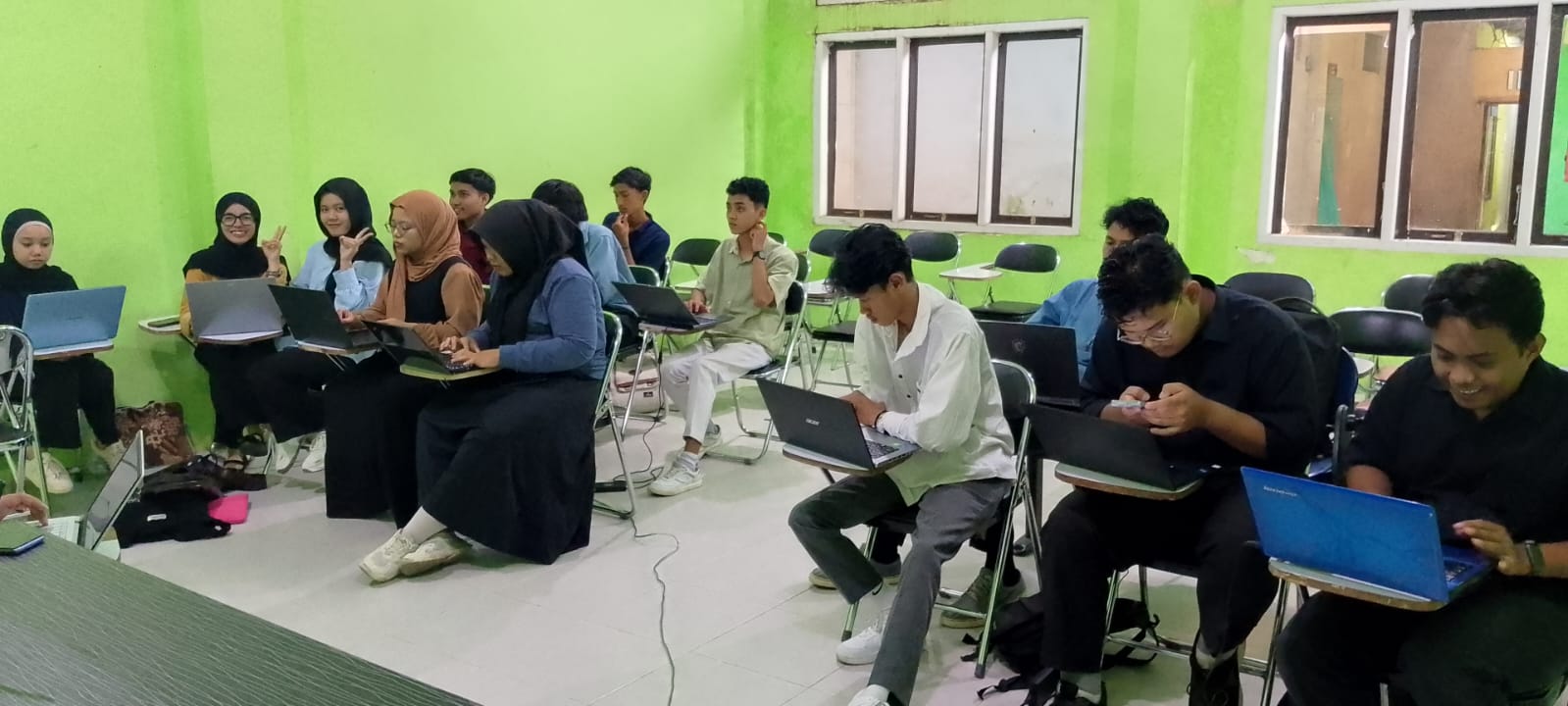 Belajar Coding Bareng Komdigitek, Mahasiswa TI UMMUBA Semakin Melek Teknologi